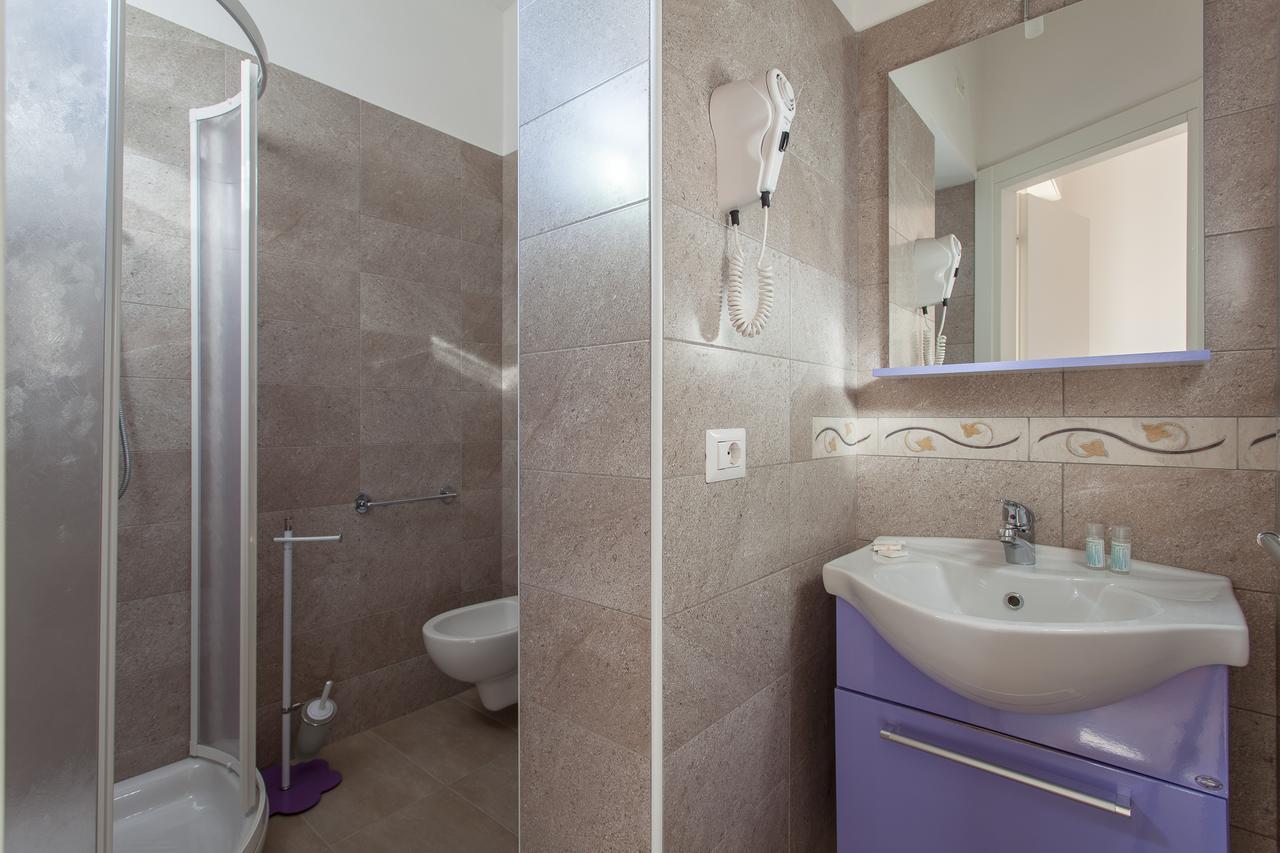 Hotel Benvenuti Гаттео-а-Маре Экстерьер фото