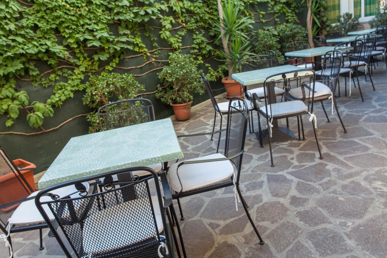 Hotel Benvenuti Гаттео-а-Маре Экстерьер фото